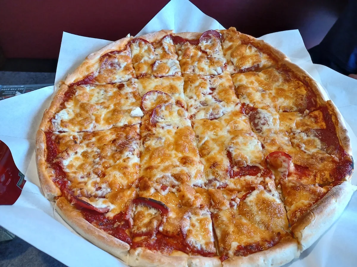 Large Pepperoni Pizza