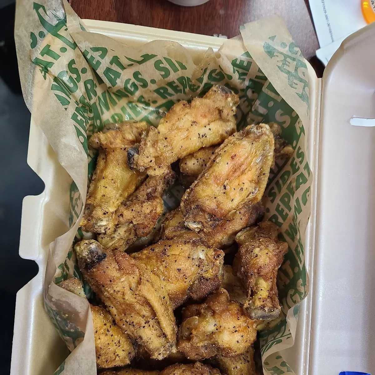 Lemon Pepper Wings Extra Wet Extra Dried
