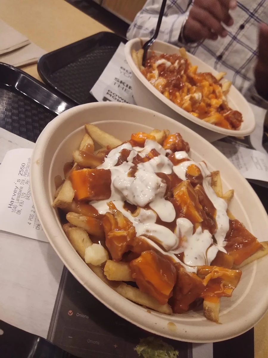 Chicken Poutine Fries with Cheese