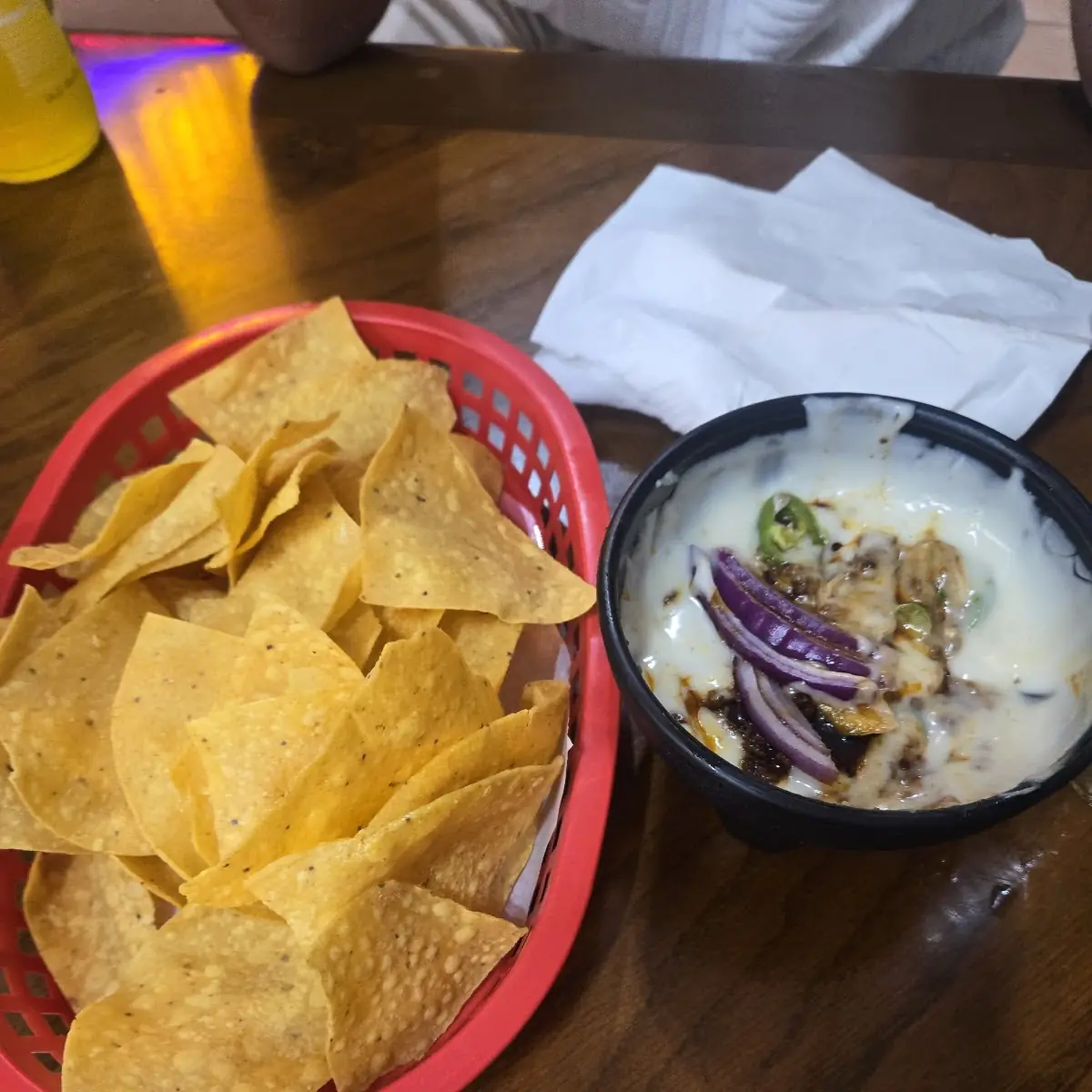 Queso Fundido Con Chorizo