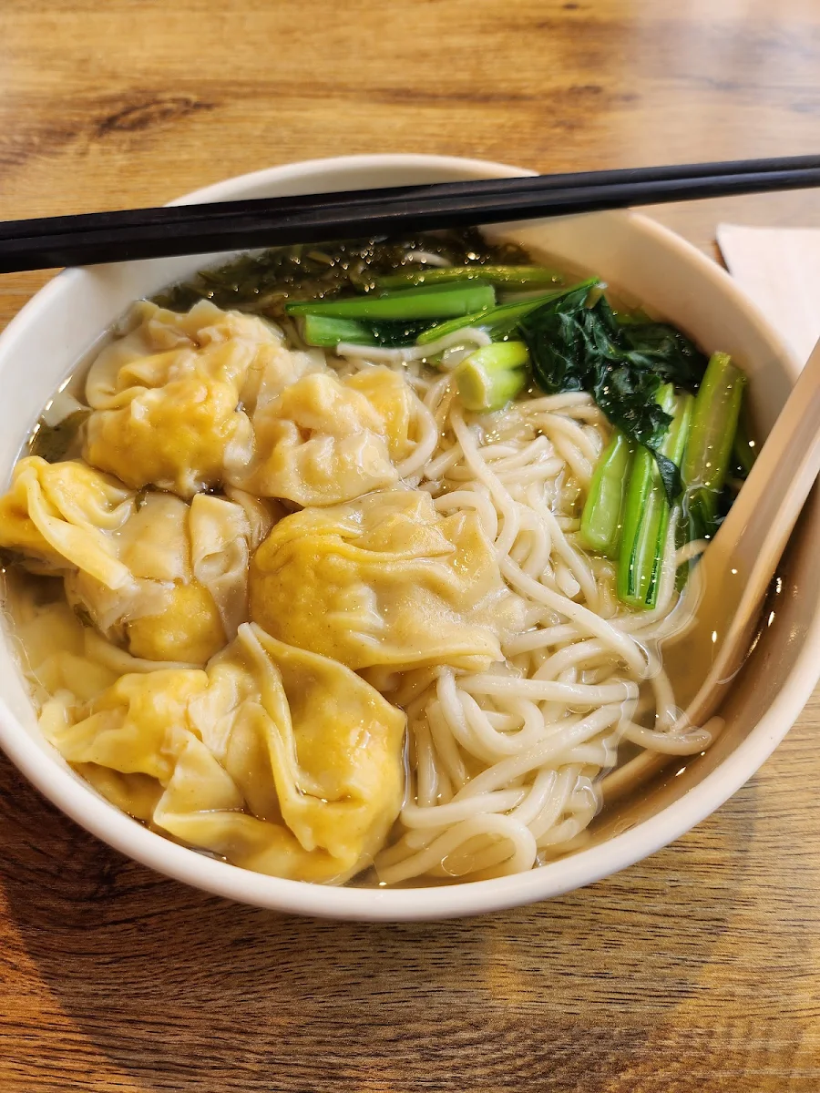 Chicken & Prawn Wonton in Noodle Soup, Dumpling King