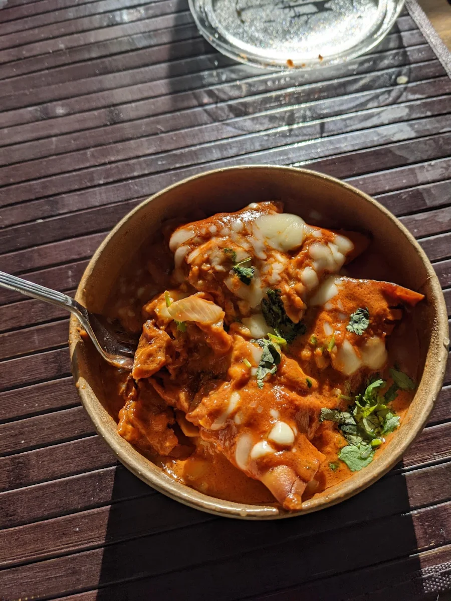 Highlights, The Samosa House