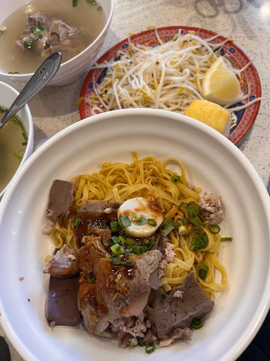 Hu Tieu Nam Vang, Battambang Restaurant II