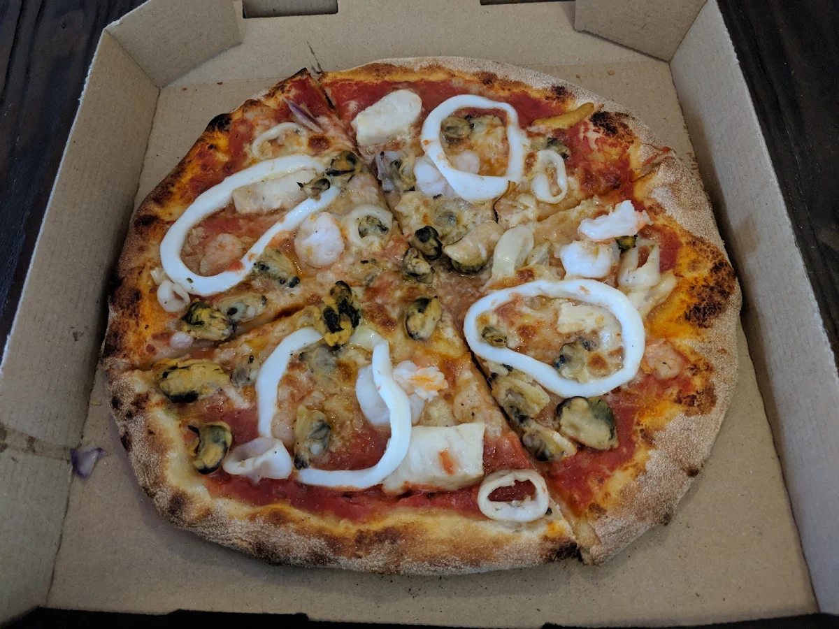 Seafood Pizza