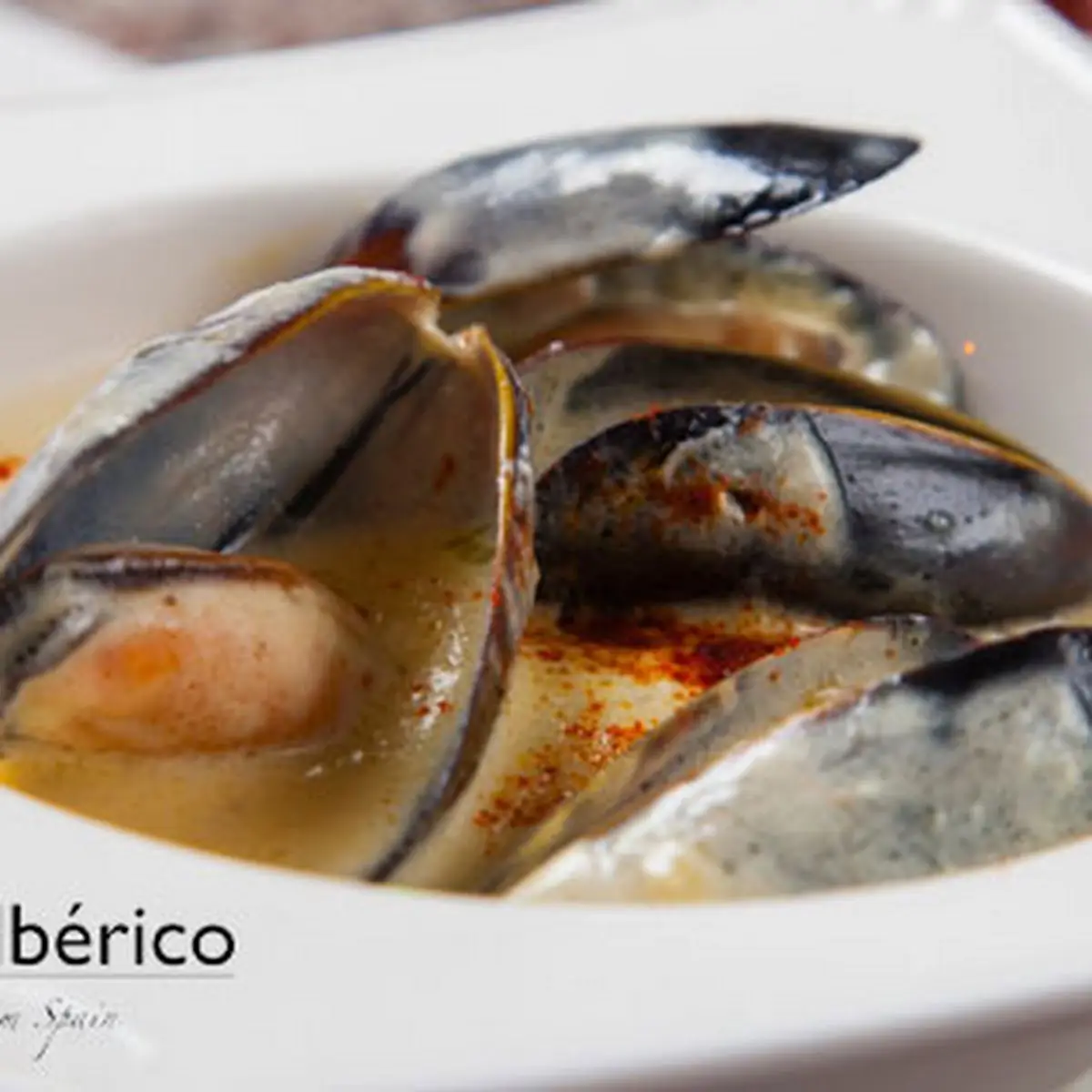 Mussels in Chardonnay Sauce