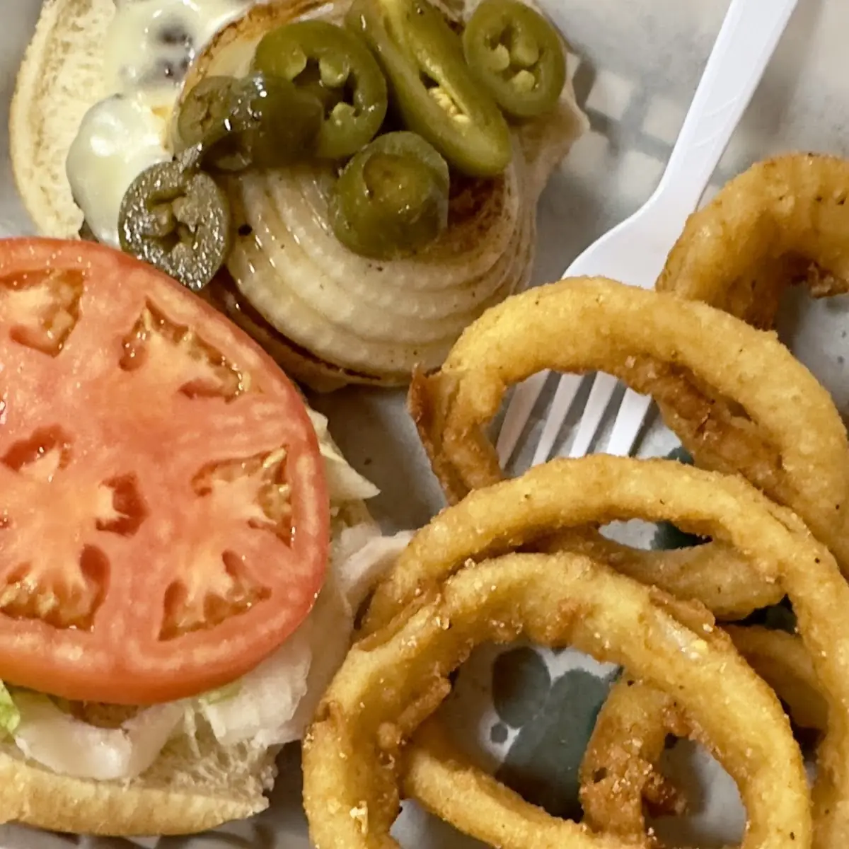 Cheeseburger with Onion Rings