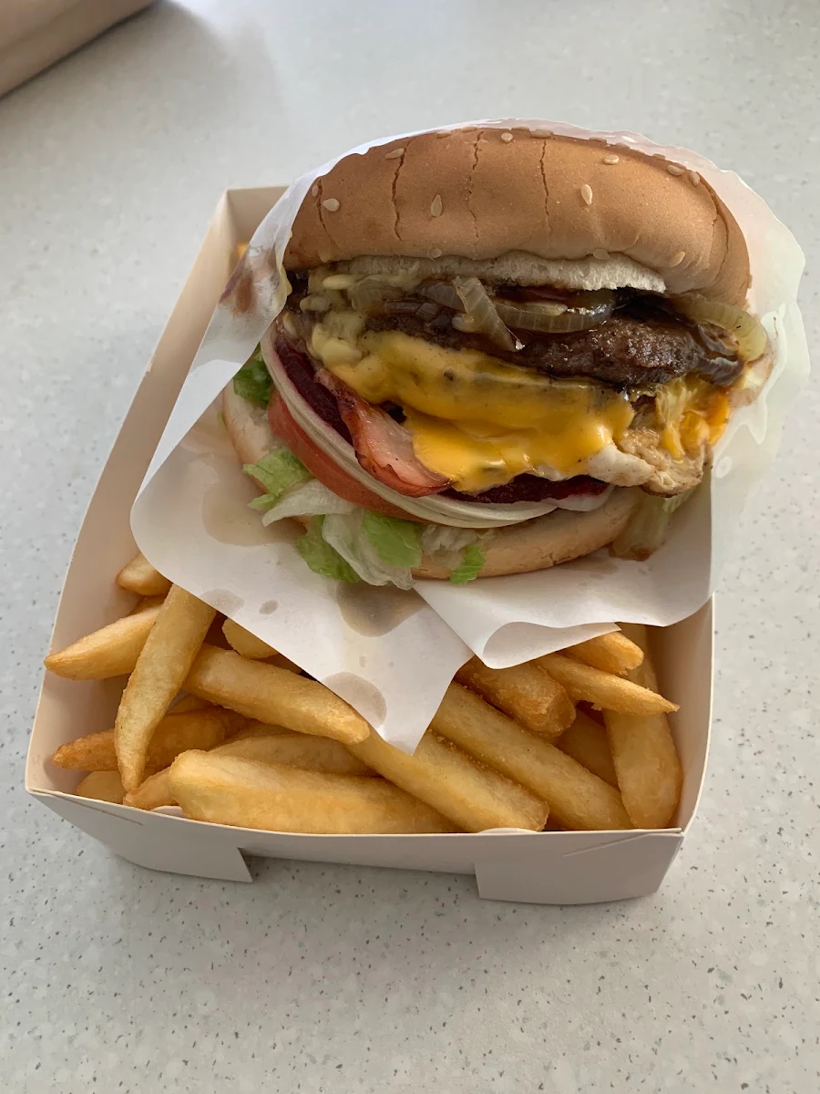 Highlights, Leon’s Grill