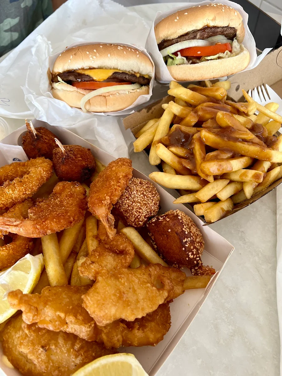 Highlights, Leon’s Grill
