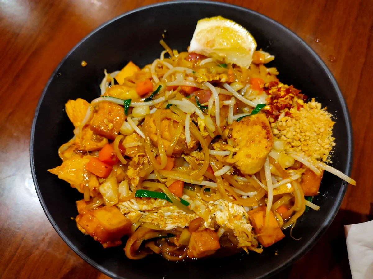 Pad Thai Chicken, Thai Rani