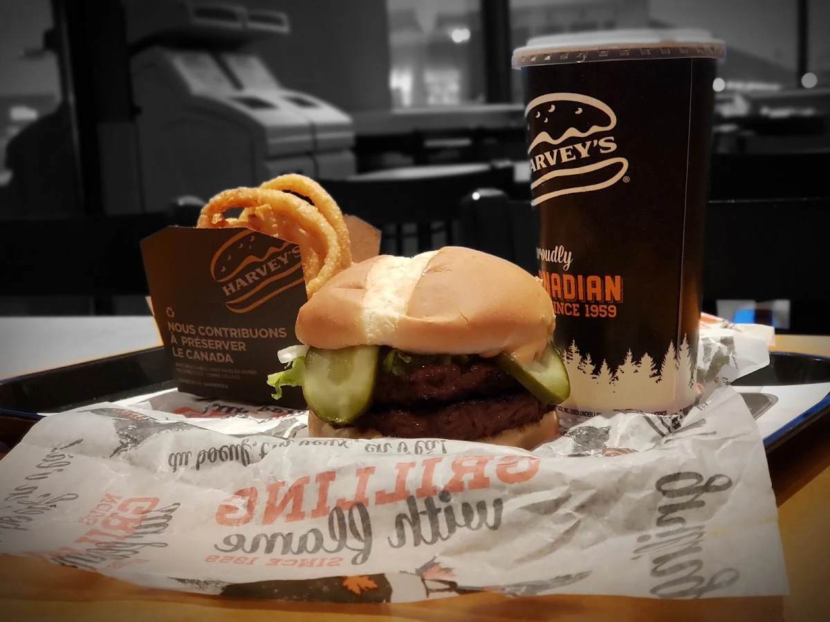 Double Angus Burger, Harvey's