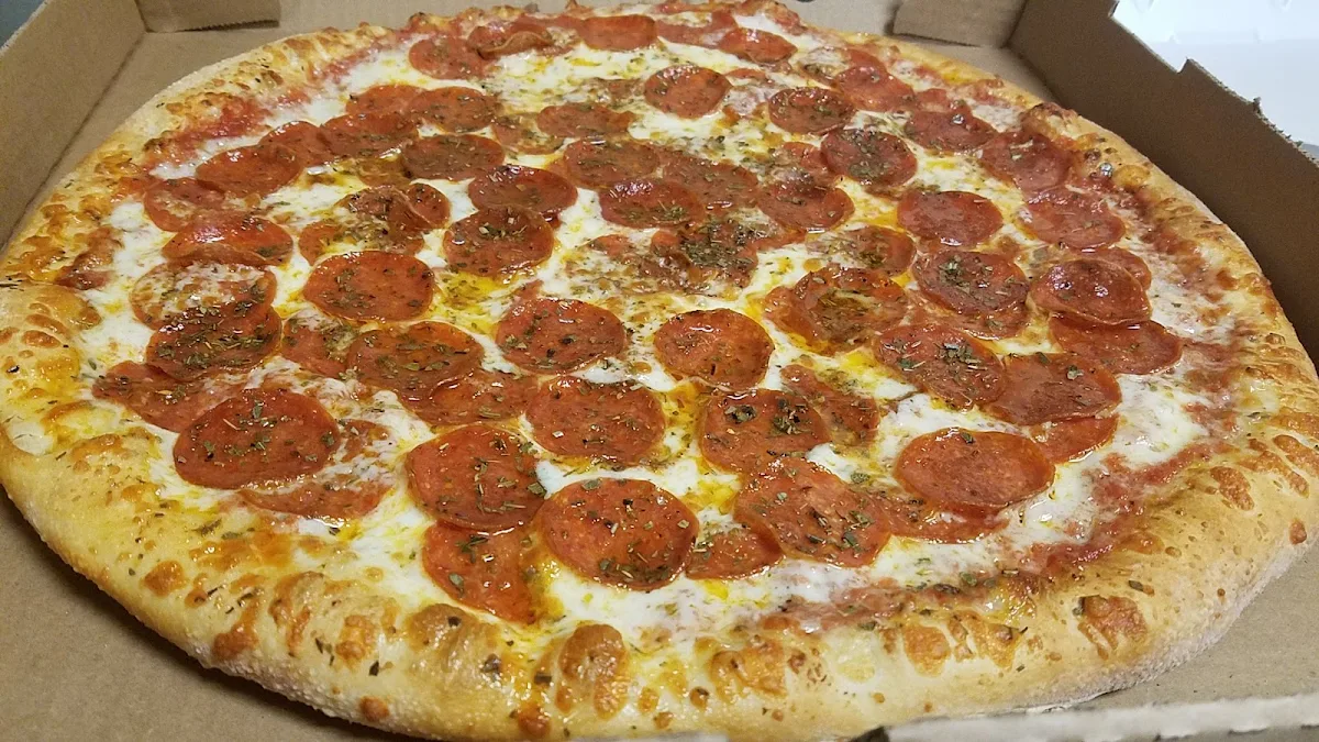 Medium Garlic Lovers Pizza