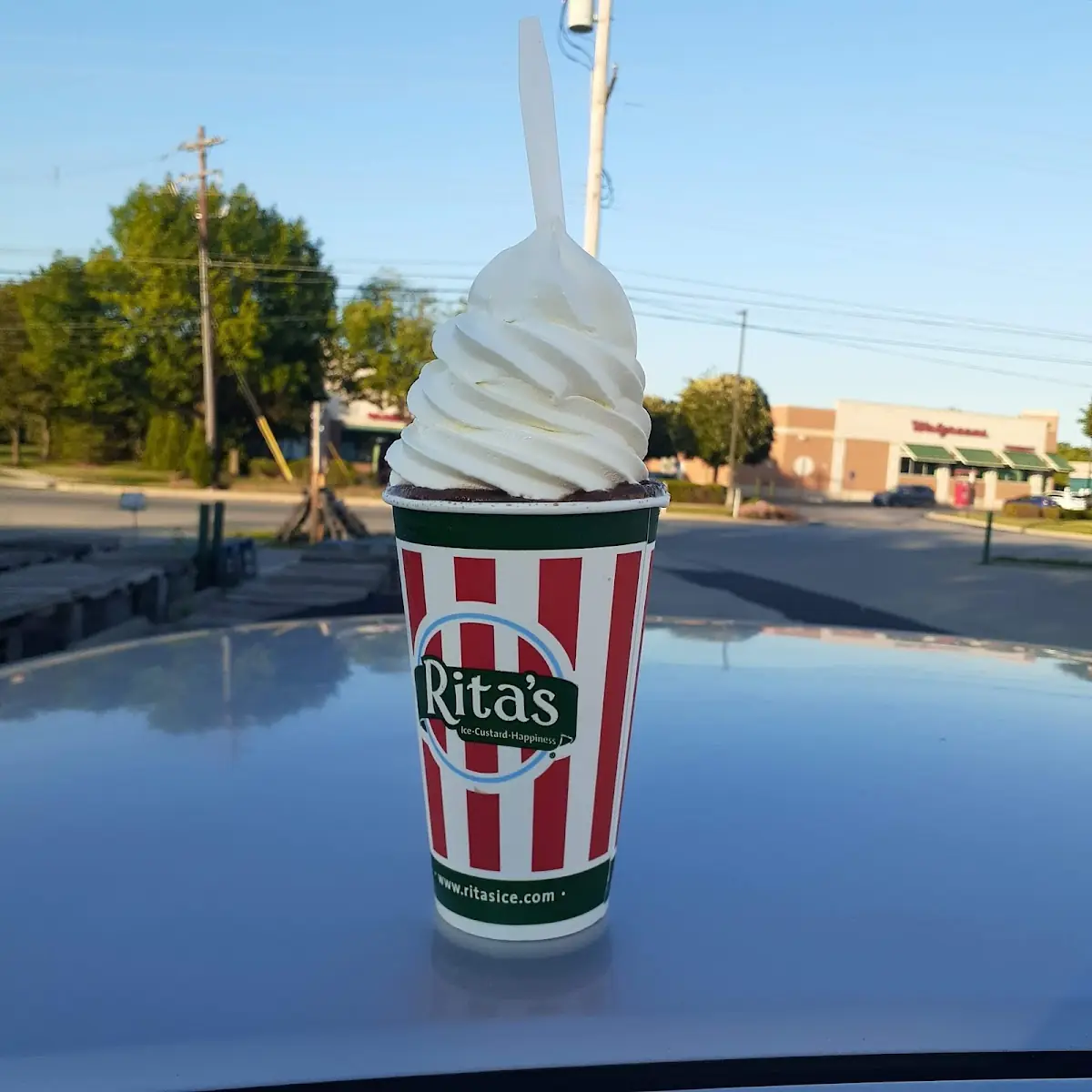 Rootbeer Water Ice with Vanilla Ice Cream