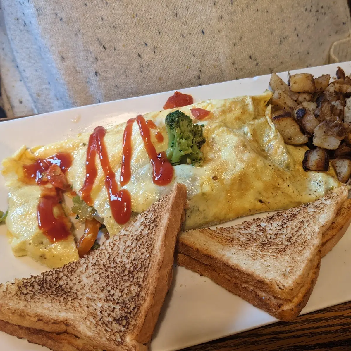 Avocado Toast w Homefries