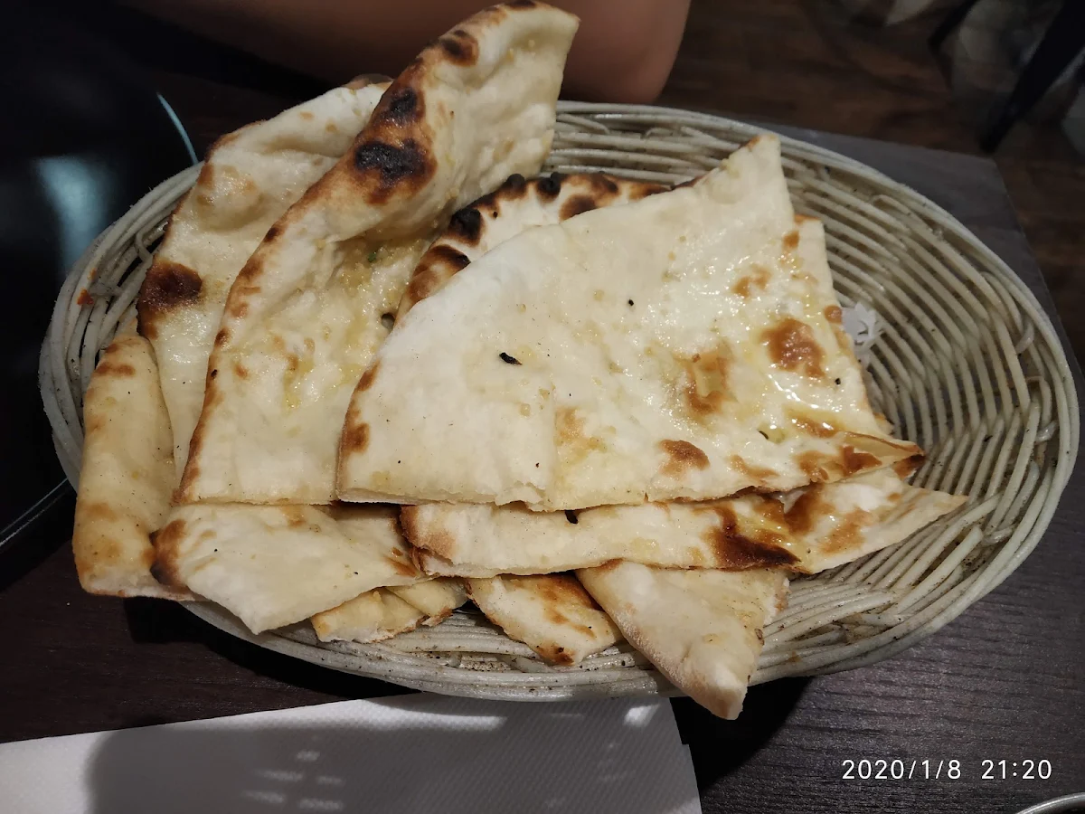 Naan, Dhamaal Restaurant