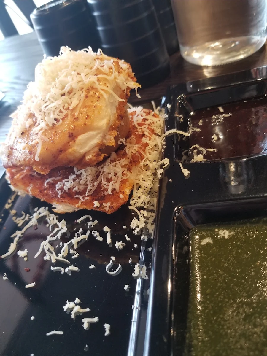 Vada Pav, Dhamaal Restaurant