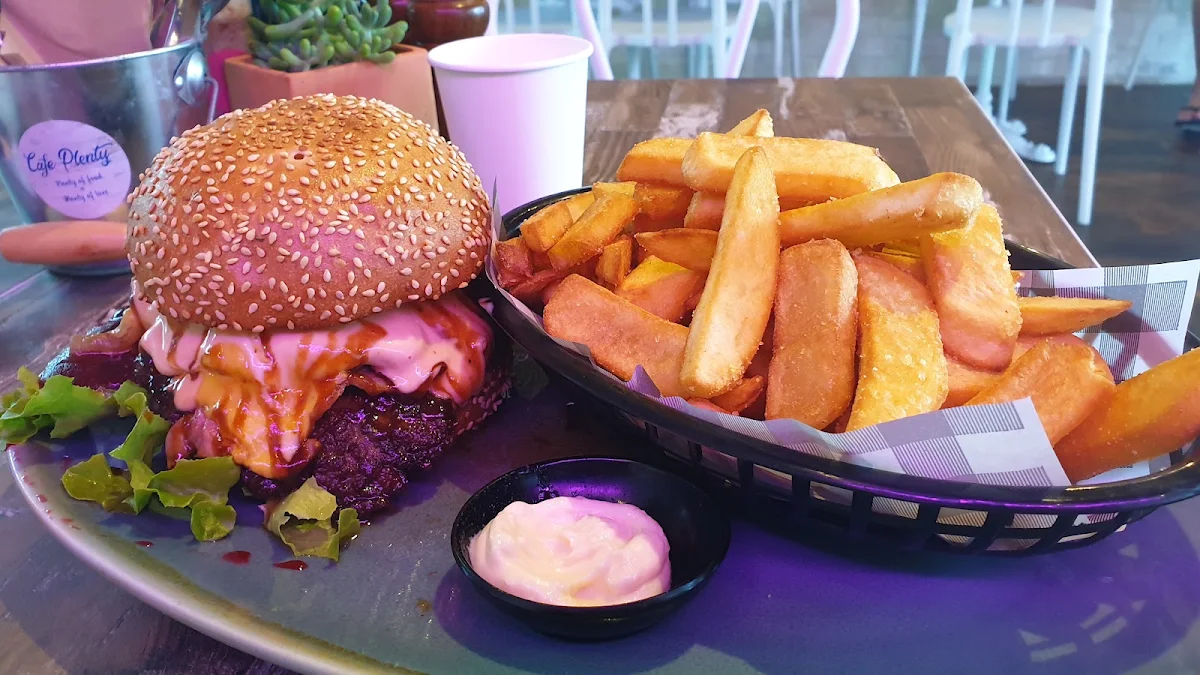 Large Chips, Cafe Plenty
