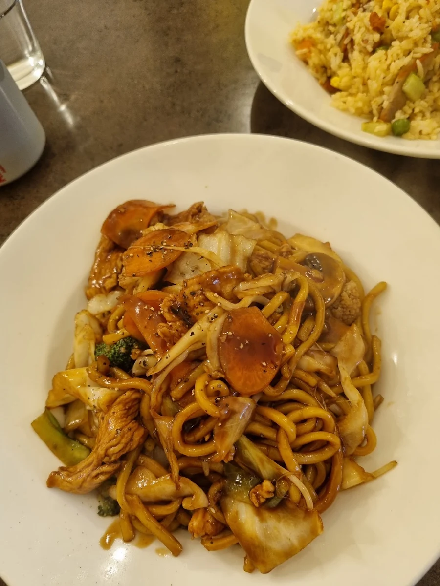 Stir Fried Chicken with Celery and Broccoli
