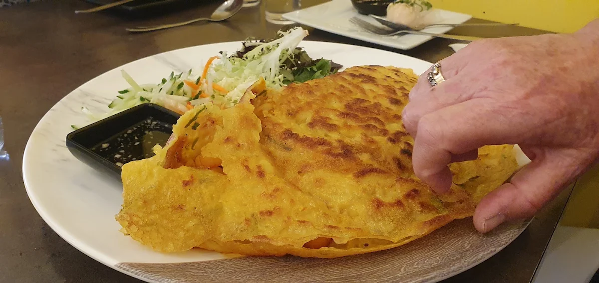 Vietnamese Crispy Pancake, Noodles and Rice Restaurant