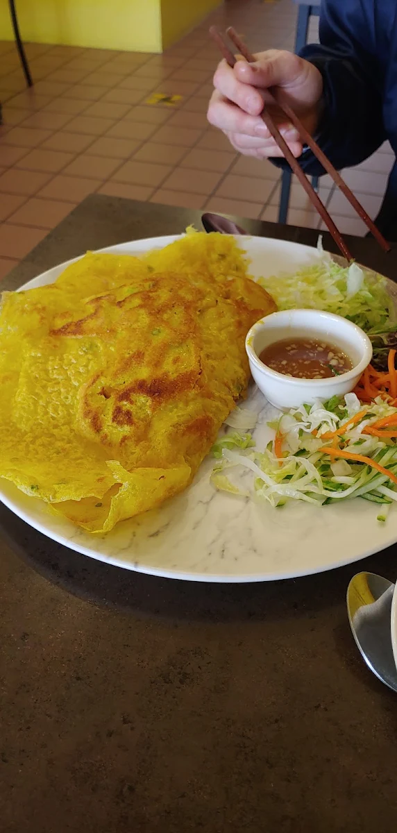 Vietnamese Sizzling Pancake, Noodles and Rice Restaurant