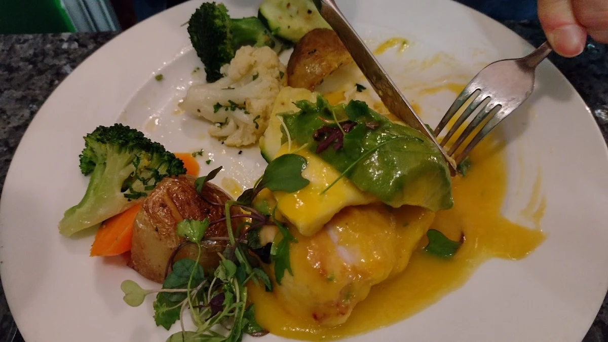 Chicken Mango, Caesar's Italian Cuisine