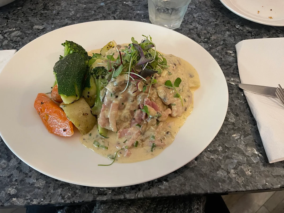 Veal Scallopini, Caesar's Italian Cuisine