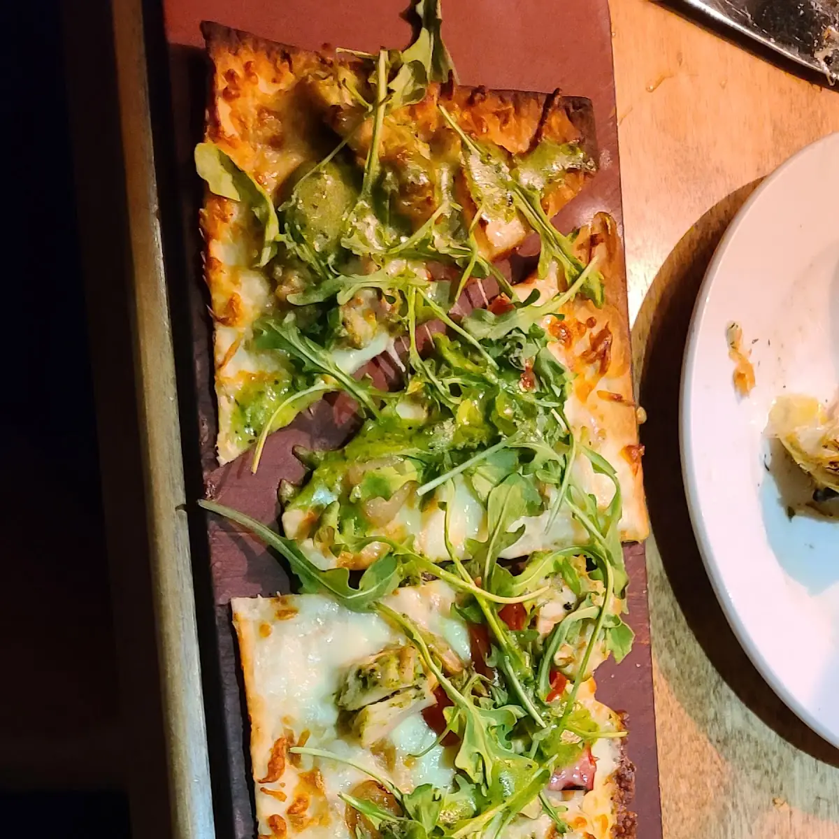 Grilled Garlic Chicken Pesto Flatbread