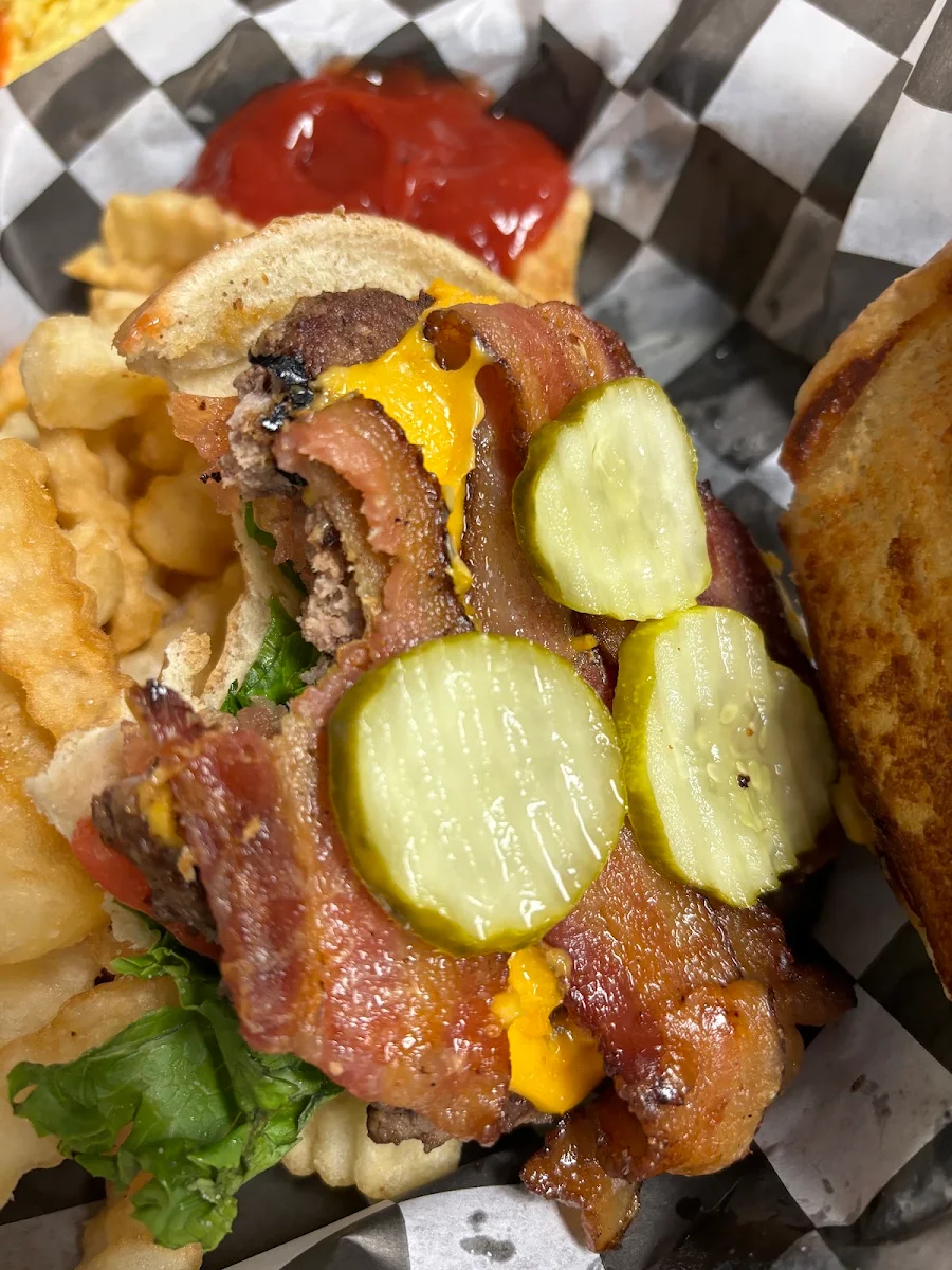 Kickin Bourbon Bacon Cheeseburger