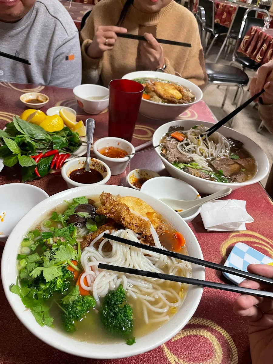 Highlights, Ding Ho Restaurant