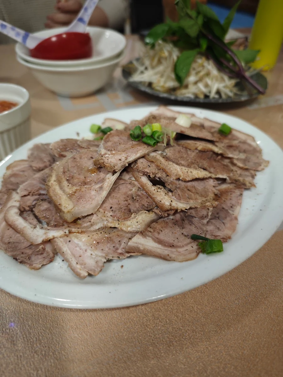 Highlights, Ding Ho Restaurant