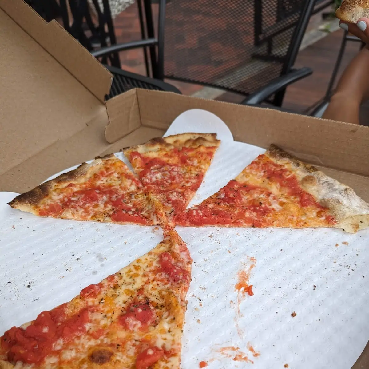 Threadneedle 3-Cheese Pizza