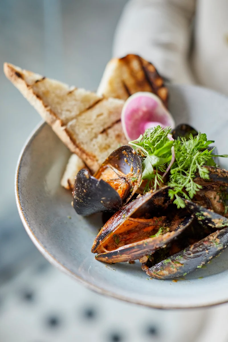 Highlights, Port Bistro