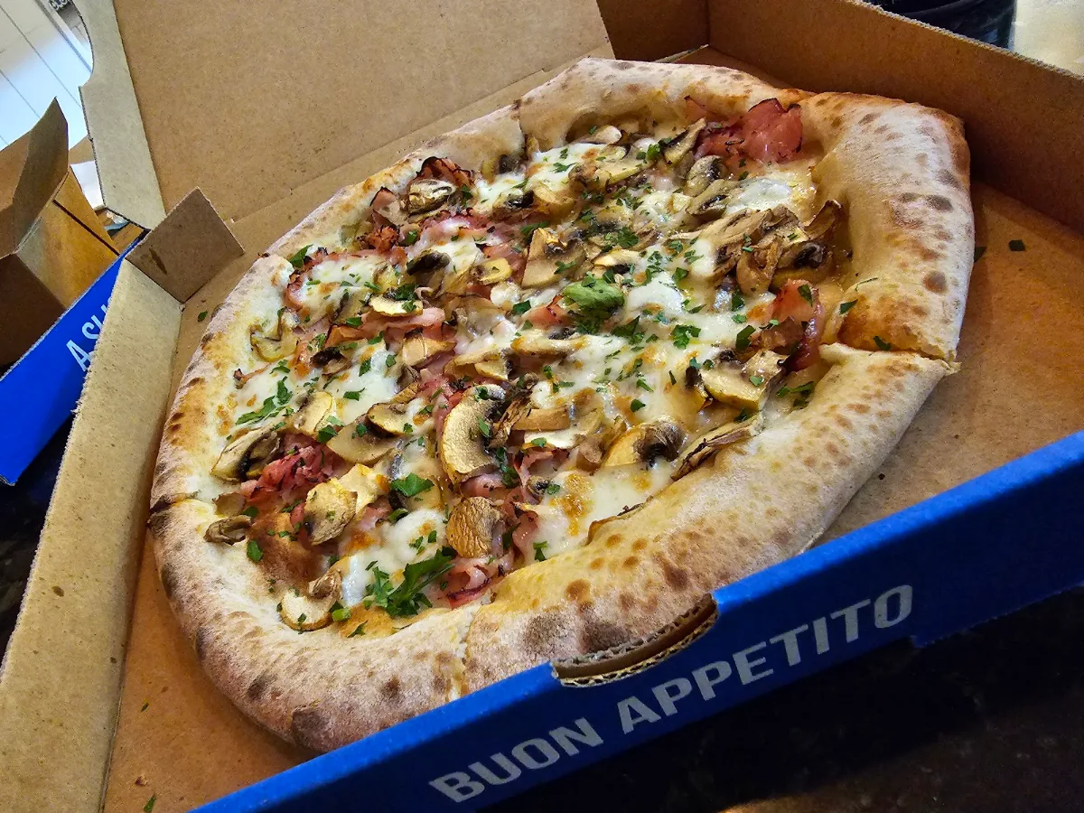 Highlights, Amalfi Pizzeria