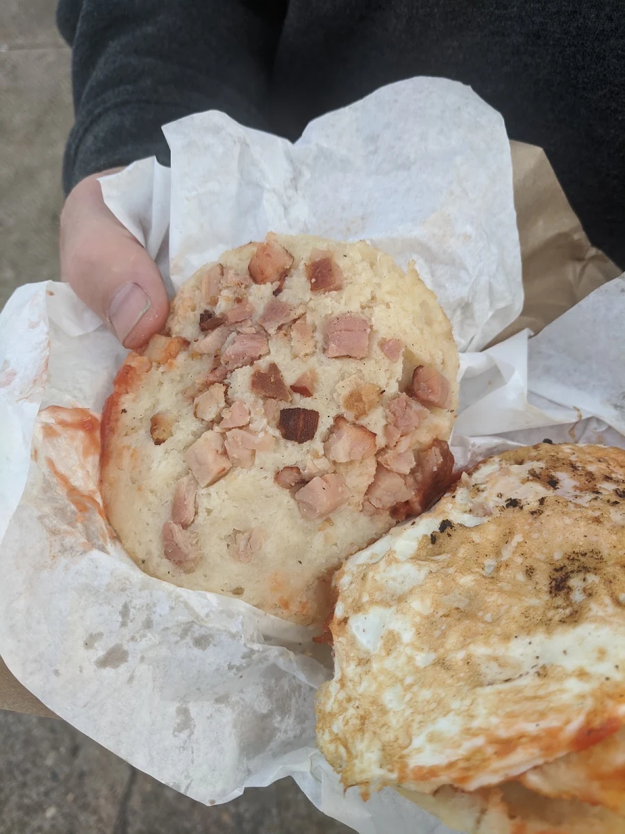 Bacon & Egg Roll, Monty's Place