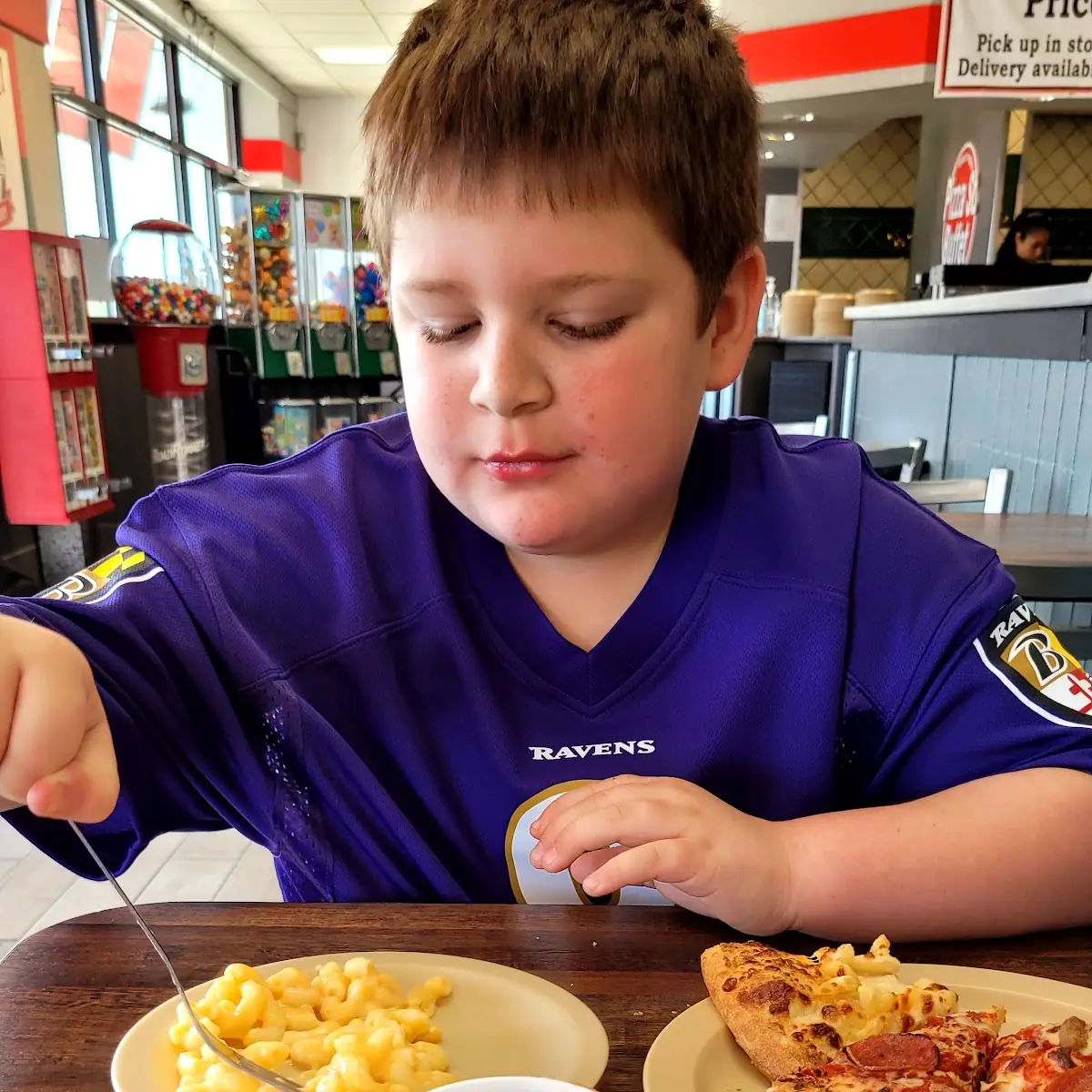 Macaroni and Cheese and Pizza Slices