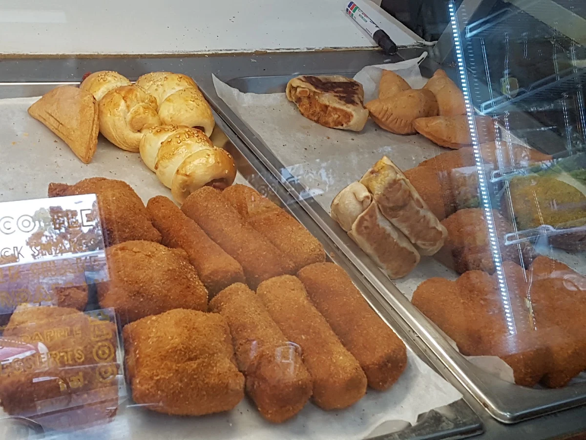 Pan Rolls, Mathara Bath Kade