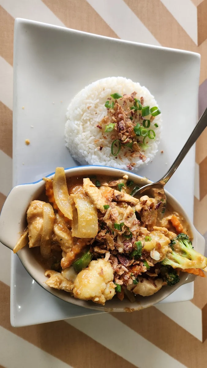 Ayam Stir Fry with Satay Sauce