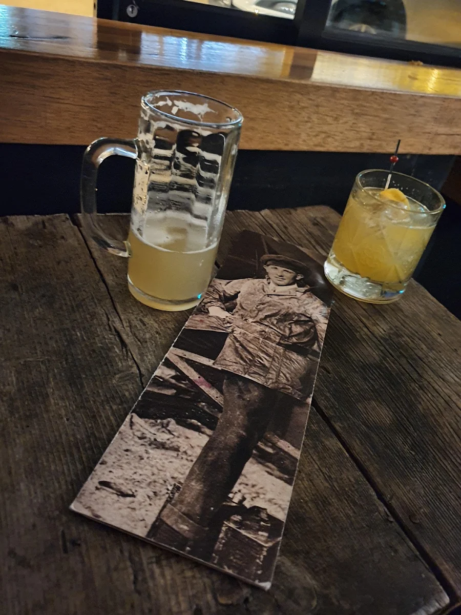 Highlights, Hawker Bar