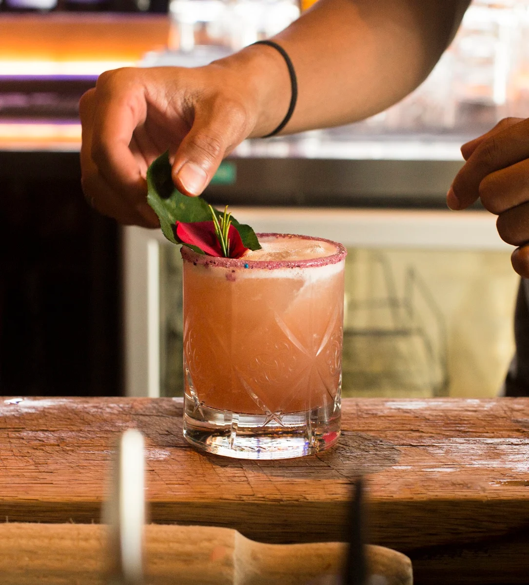 Highlights, Hawker Bar