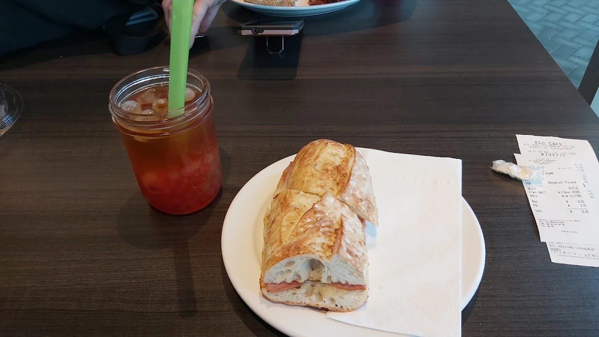 Sandwich Jambon Brie Et Bubble Tea