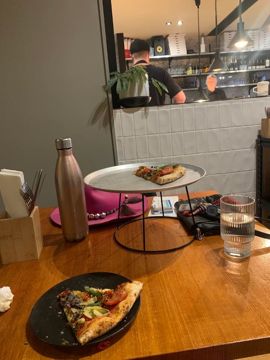 Highlights, Hepburn Pizza