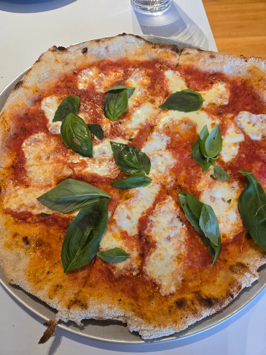 Highlights, Hepburn Pizza