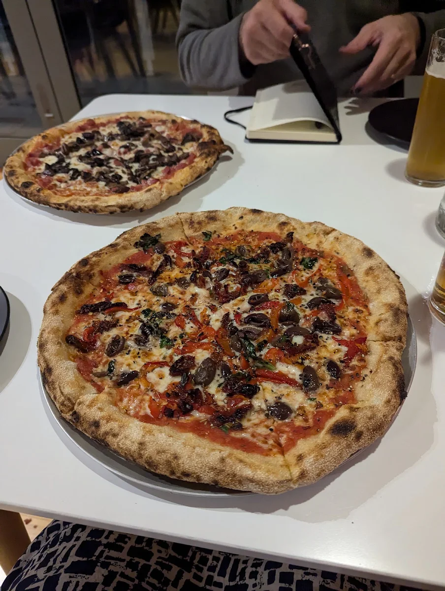 Highlights, Hepburn Pizza