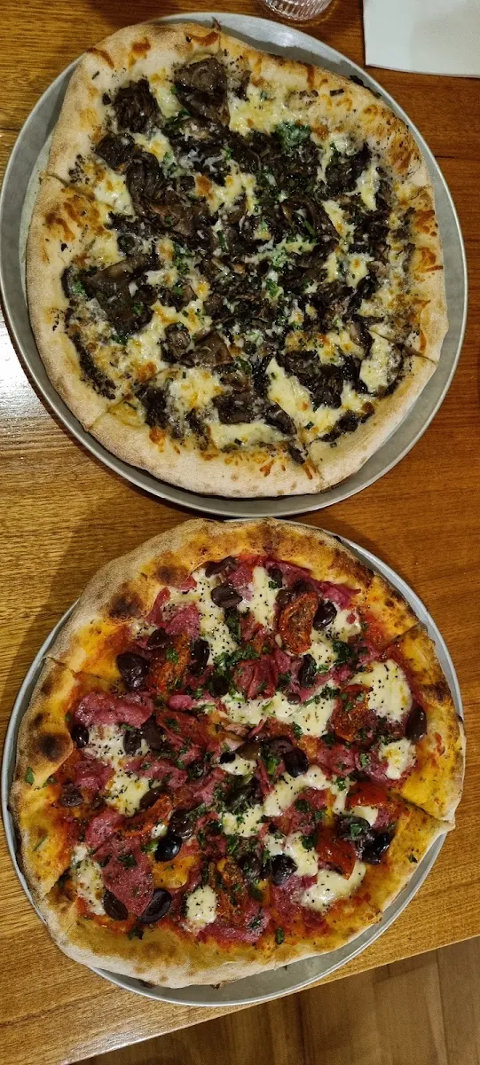 Mushroom & Truffle, Hepburn Pizza