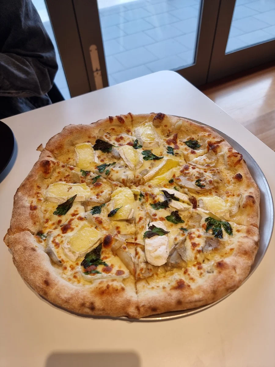 Potato & Camembert, Hepburn Pizza
