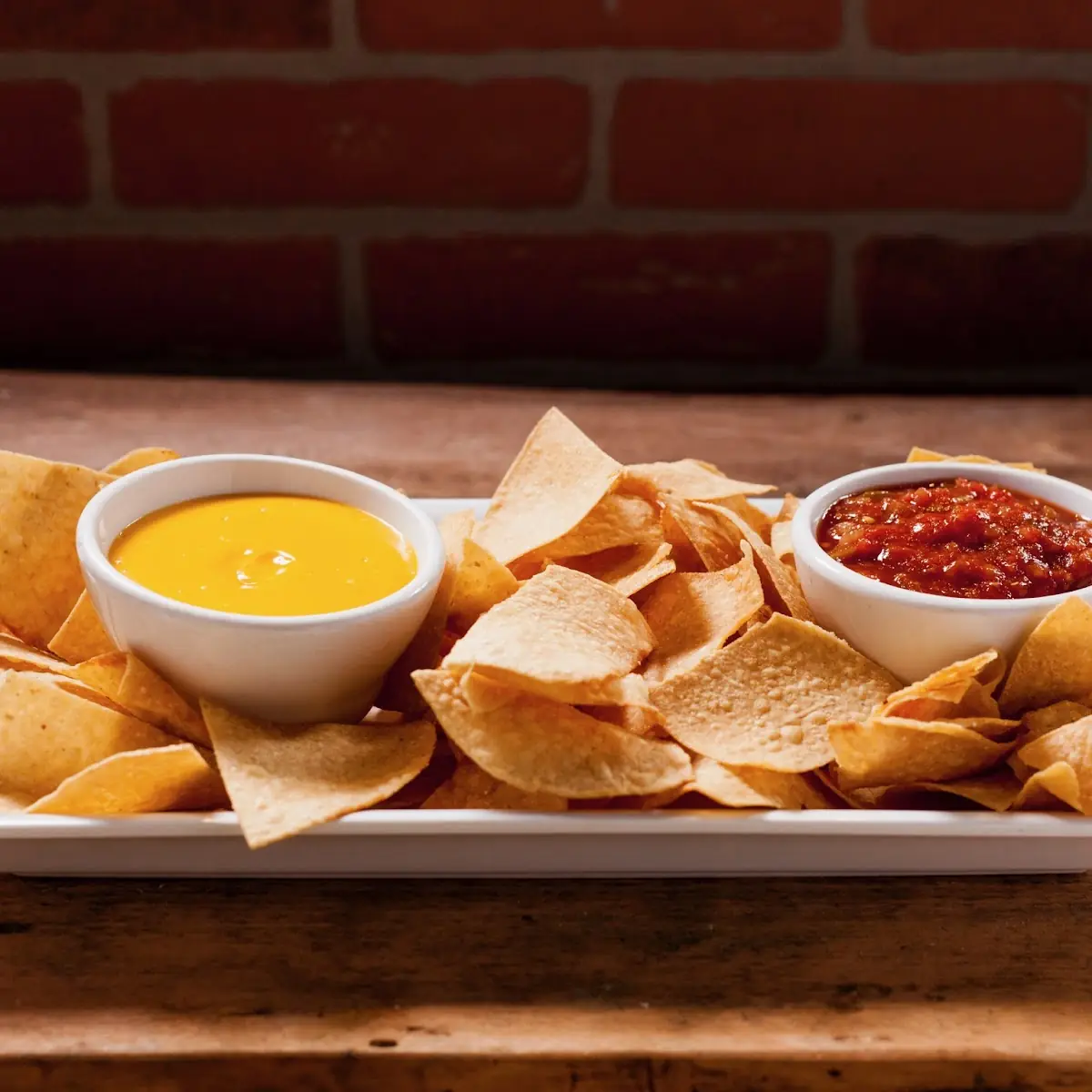 Queso Chips & Salsa