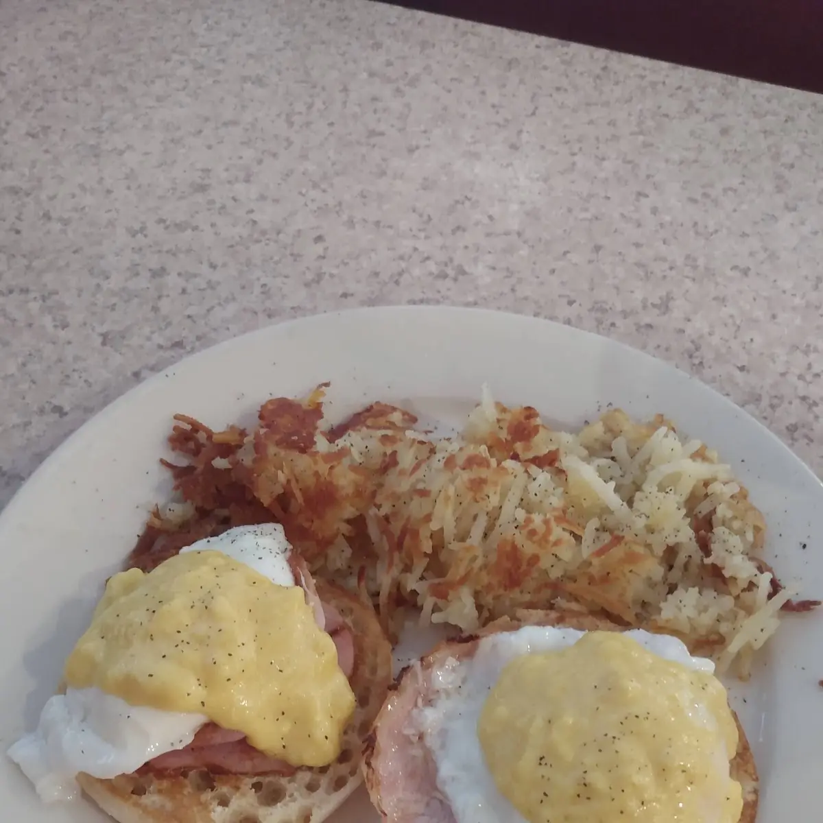 Eggs Benedict w Lumpy Hollandaise