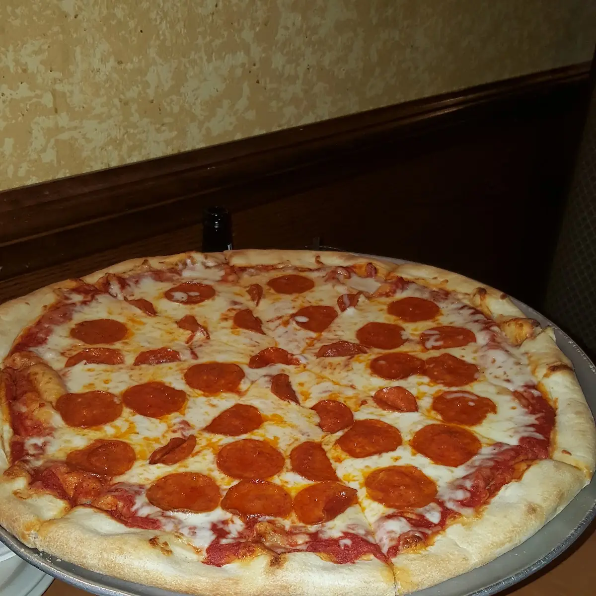 Large Pepperoni Pizza