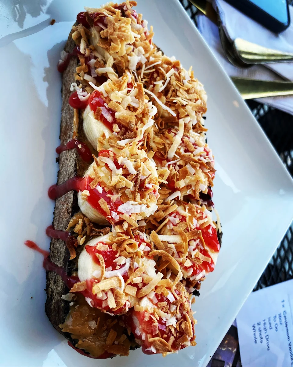 Toast with Banana Ans Peanut Butter
