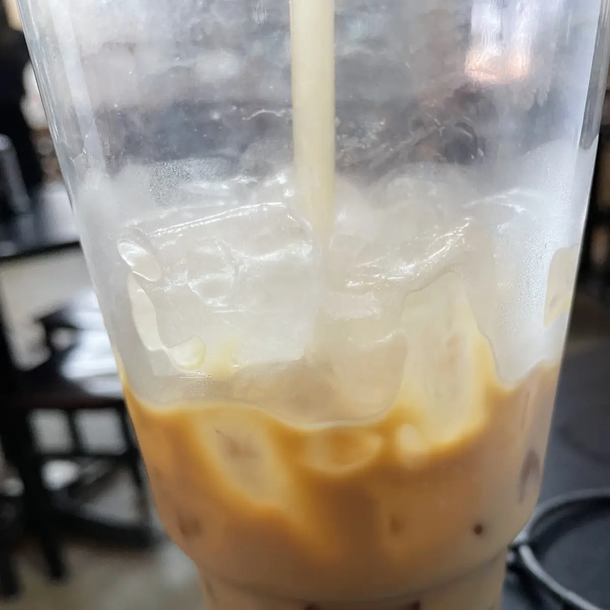 Large Iced Vanilla Latte