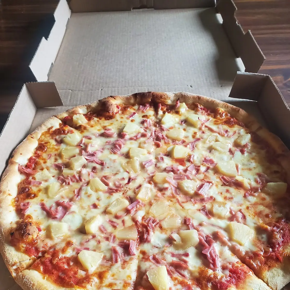Hawaiian Pizza